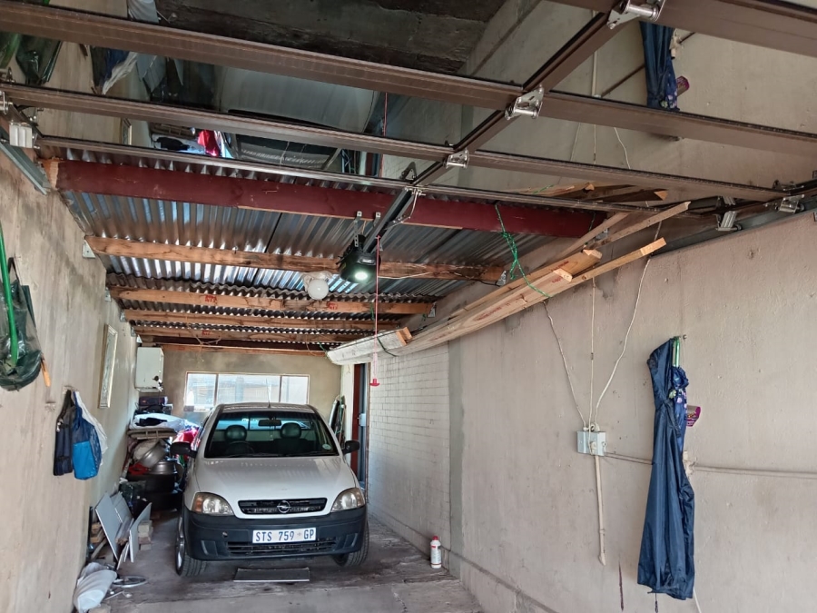 3 Bedroom Property for Sale in Roodepoort North Gauteng