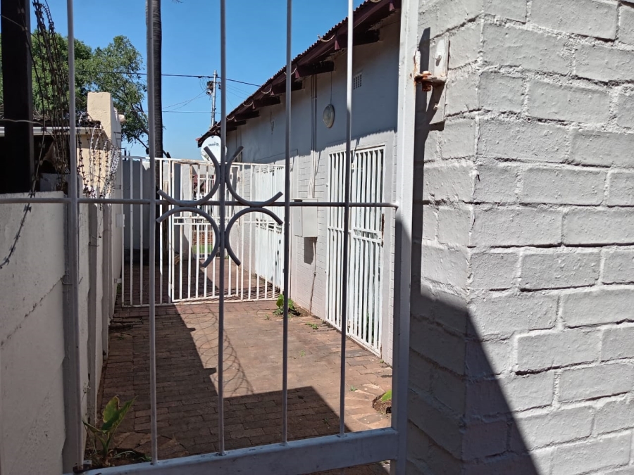 3 Bedroom Property for Sale in Roodepoort North Gauteng