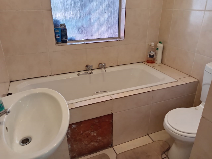 3 Bedroom Property for Sale in Roodepoort North Gauteng