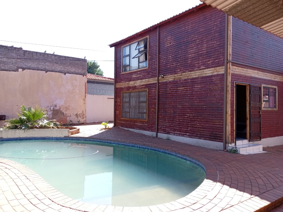 3 Bedroom Property for Sale in Roodepoort North Gauteng