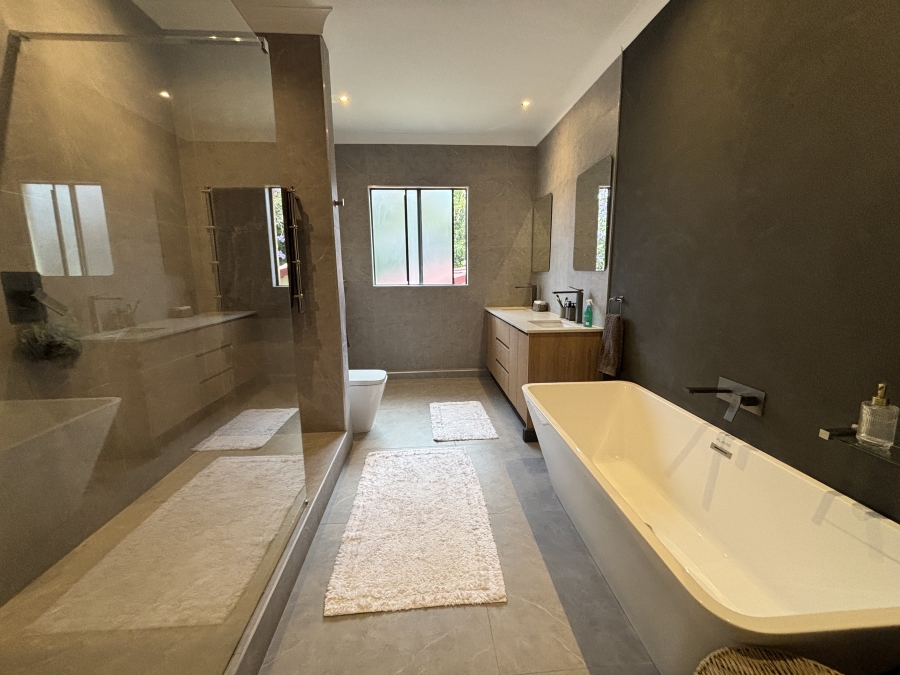 4 Bedroom Property for Sale in Illovo Gauteng