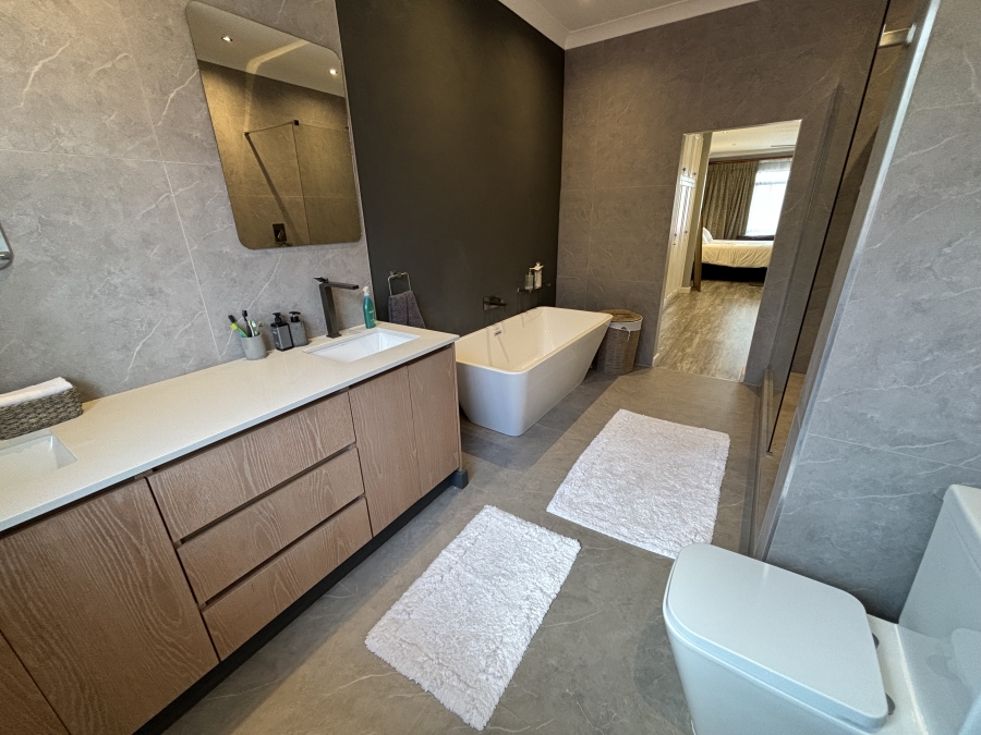 4 Bedroom Property for Sale in Illovo Gauteng