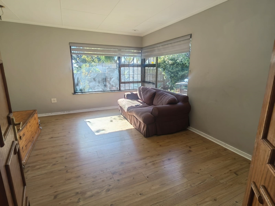 3 Bedroom Property for Sale in Little Falls Gauteng