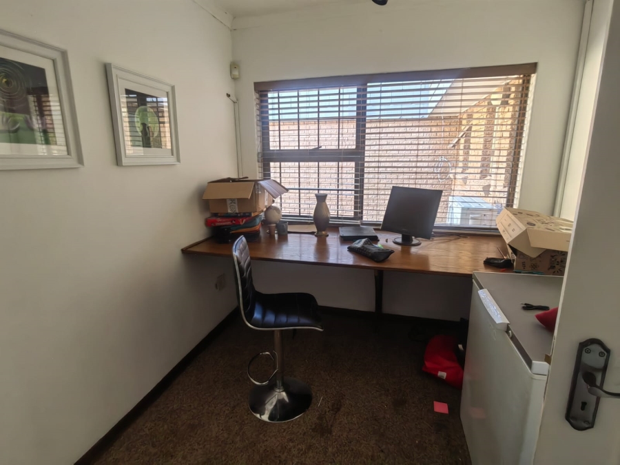 3 Bedroom Property for Sale in Little Falls Gauteng