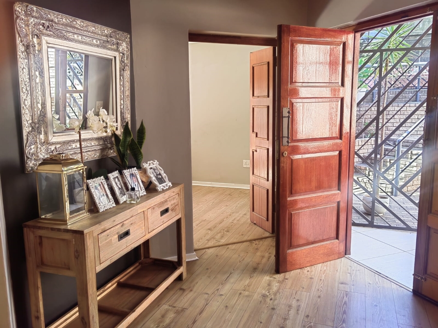 3 Bedroom Property for Sale in Little Falls Gauteng
