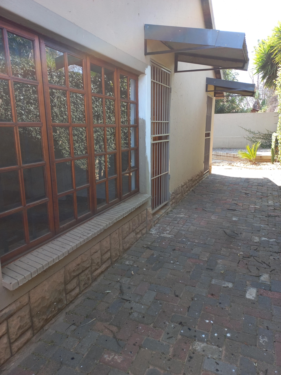 To Let commercial Property for Rent in Wierda Park Gauteng