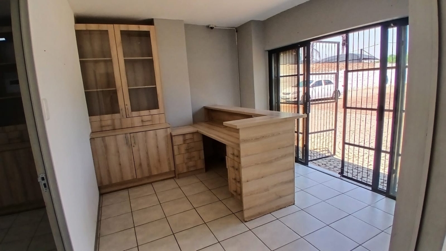 Commercial Property for Sale in Clubview Gauteng