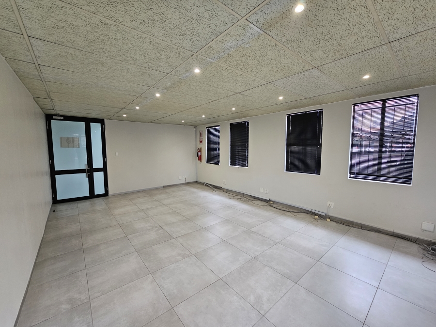 To Let commercial Property for Rent in Die Hoewes Gauteng