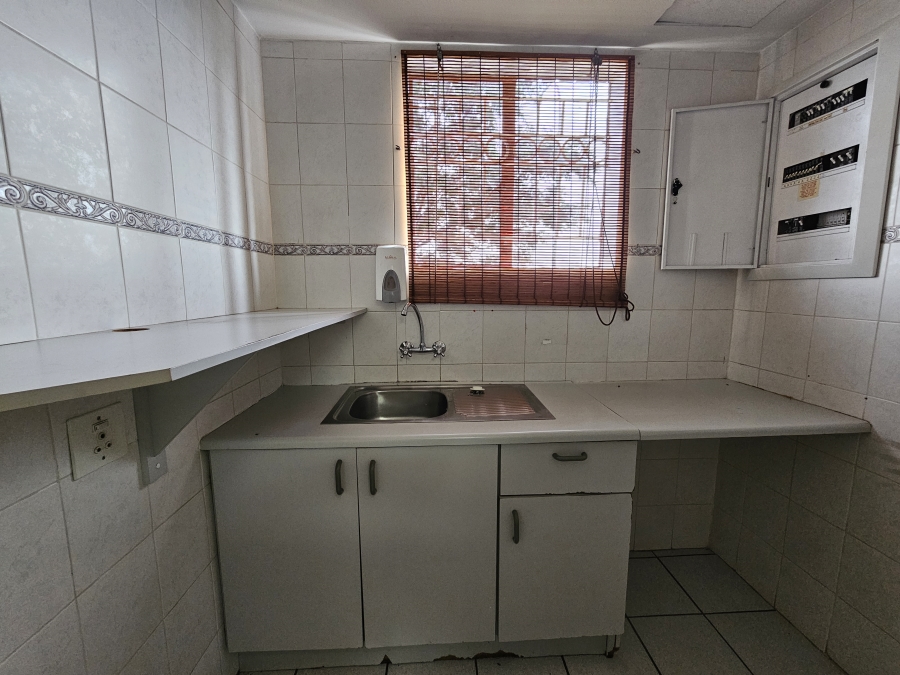 To Let commercial Property for Rent in Die Hoewes Gauteng