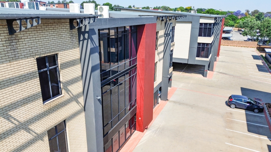 Commercial Property for Sale in Die Hoewes Gauteng