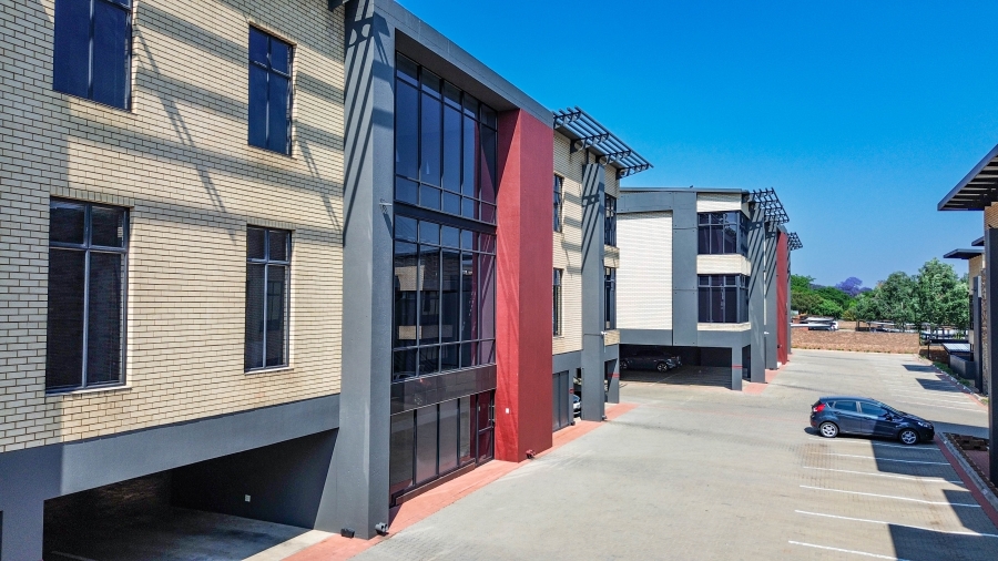 Commercial Property for Sale in Die Hoewes Gauteng