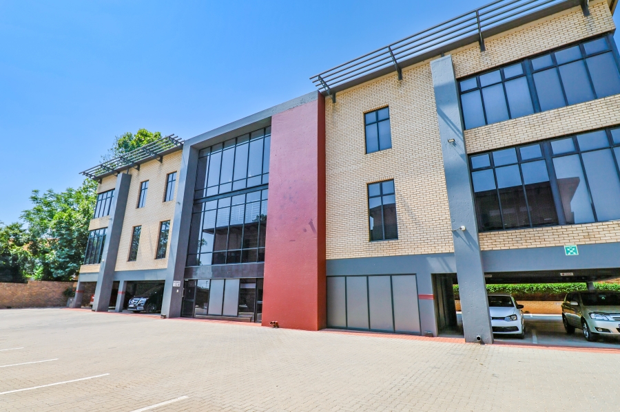 Commercial Property for Sale in Die Hoewes Gauteng