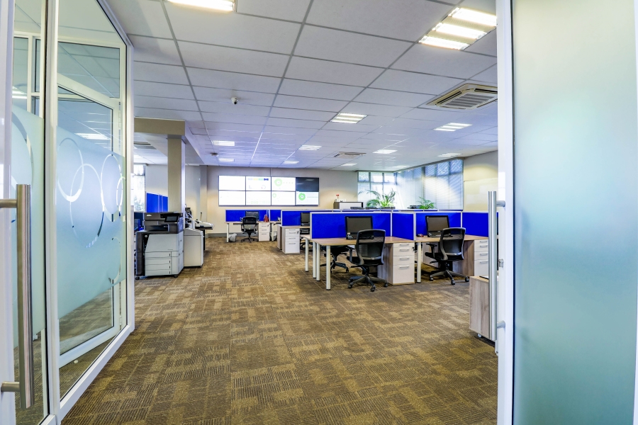 Commercial Property for Sale in Die Hoewes Gauteng