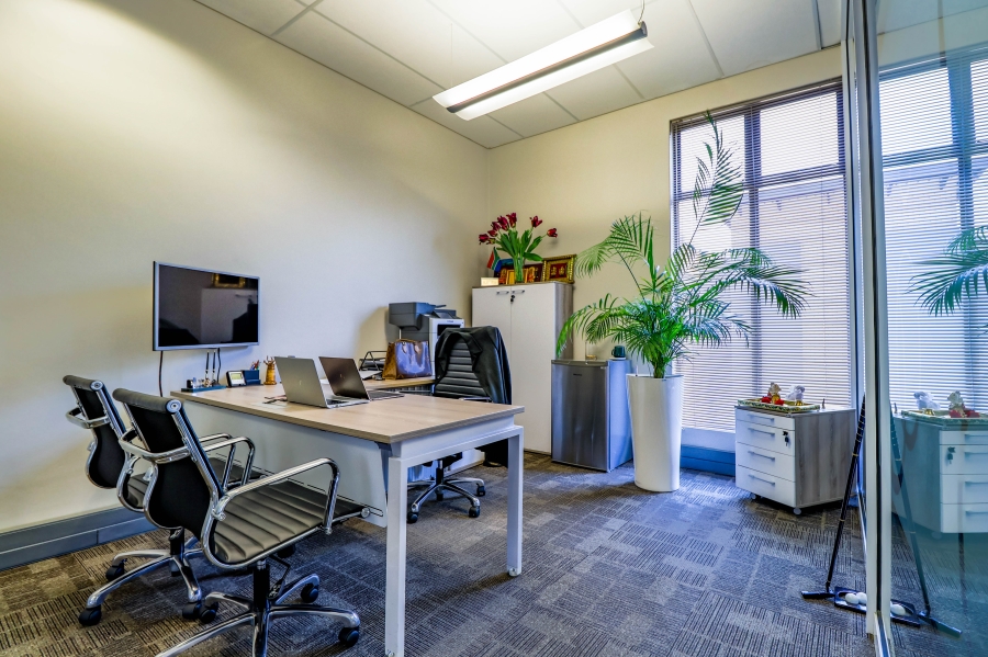 Commercial Property for Sale in Die Hoewes Gauteng