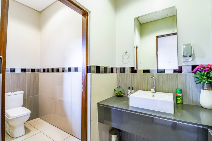 Commercial Property for Sale in Die Hoewes Gauteng