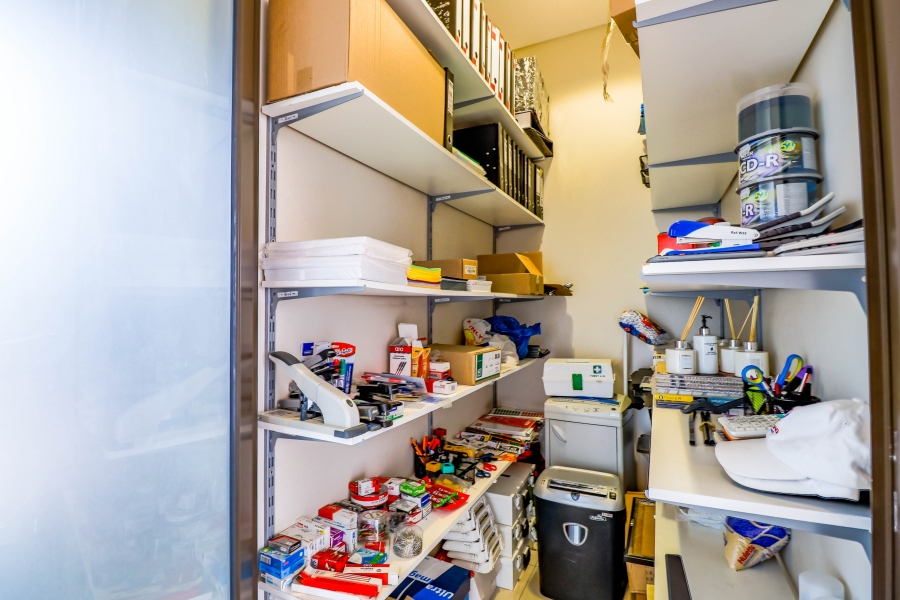 Commercial Property for Sale in Die Hoewes Gauteng