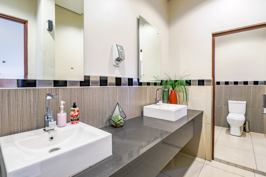 Commercial Property for Sale in Die Hoewes Gauteng