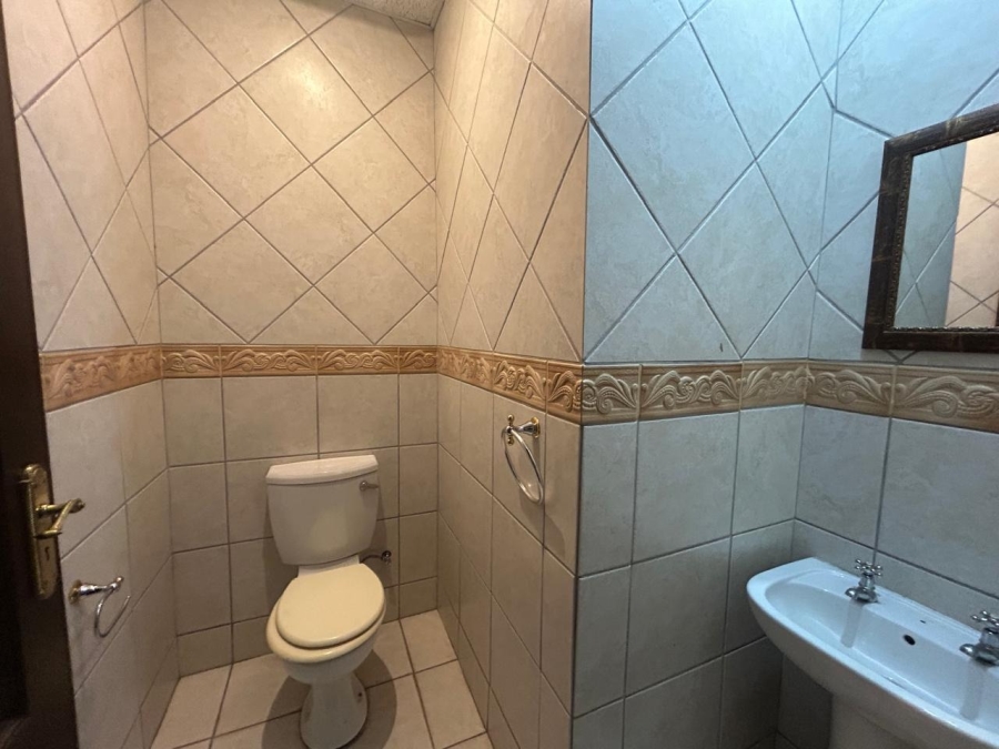 To Let commercial Property for Rent in Die Hoewes Gauteng