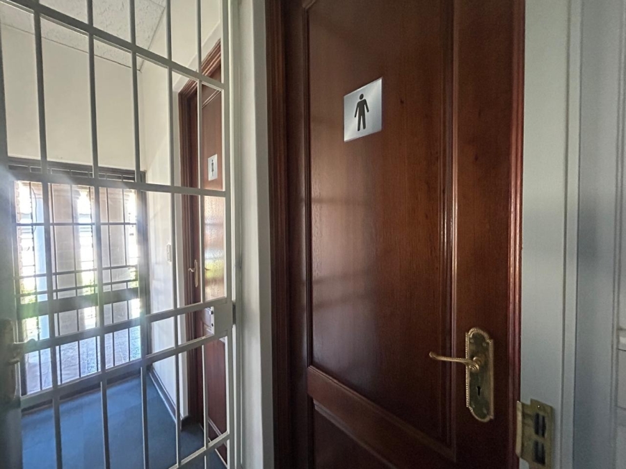 To Let commercial Property for Rent in Die Hoewes Gauteng