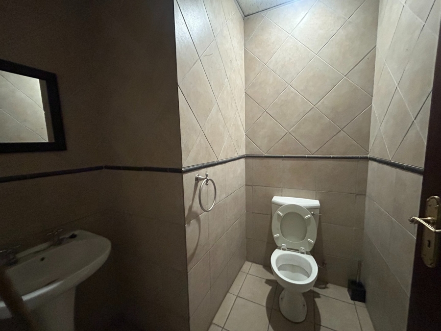 To Let commercial Property for Rent in Die Hoewes Gauteng