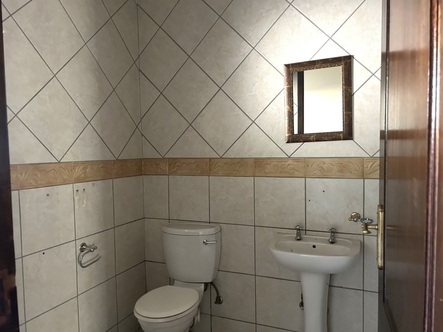 To Let commercial Property for Rent in Die Hoewes Gauteng