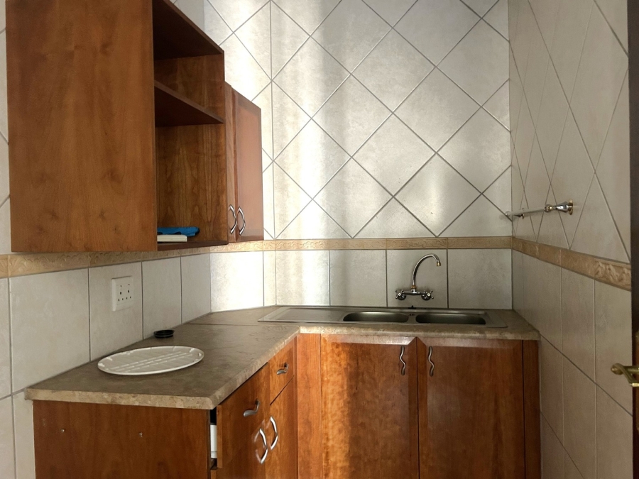 To Let commercial Property for Rent in Die Hoewes Gauteng