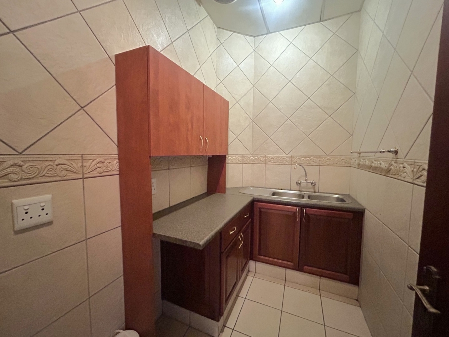 To Let commercial Property for Rent in Die Hoewes Gauteng