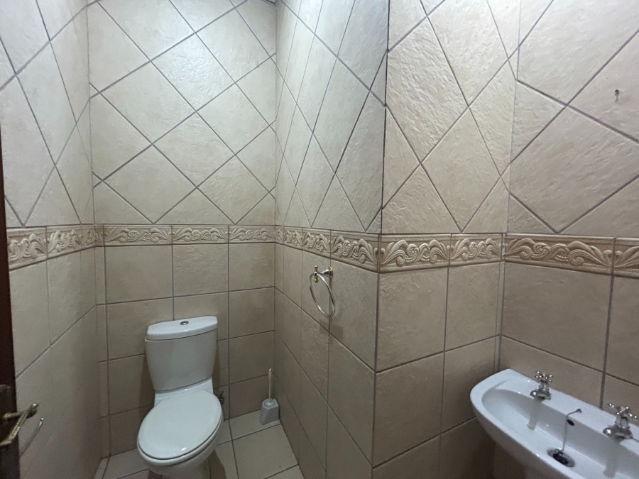 To Let commercial Property for Rent in Die Hoewes Gauteng