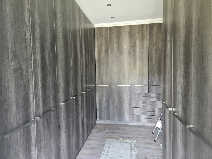 4 Bedroom Property for Sale in Eye of Africa Gauteng