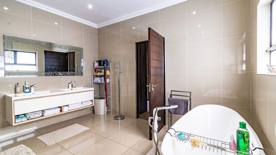 4 Bedroom Property for Sale in Eye of Africa Gauteng