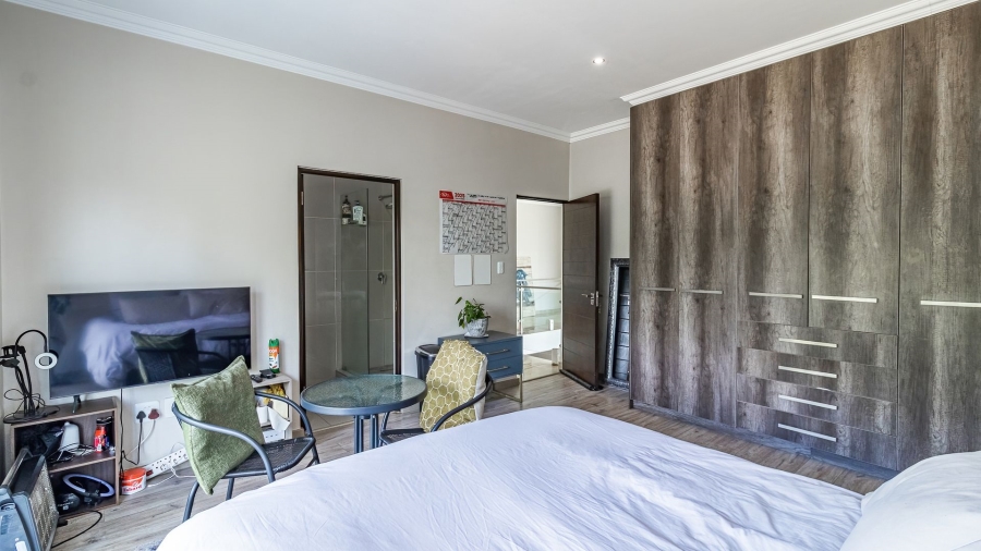 4 Bedroom Property for Sale in Eye of Africa Gauteng