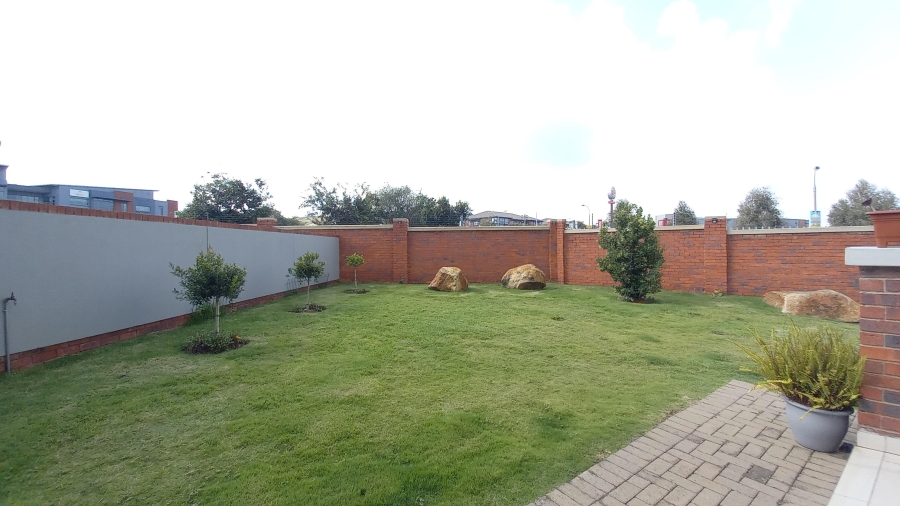 To Let 2 Bedroom Property for Rent in Meyersdal Gauteng