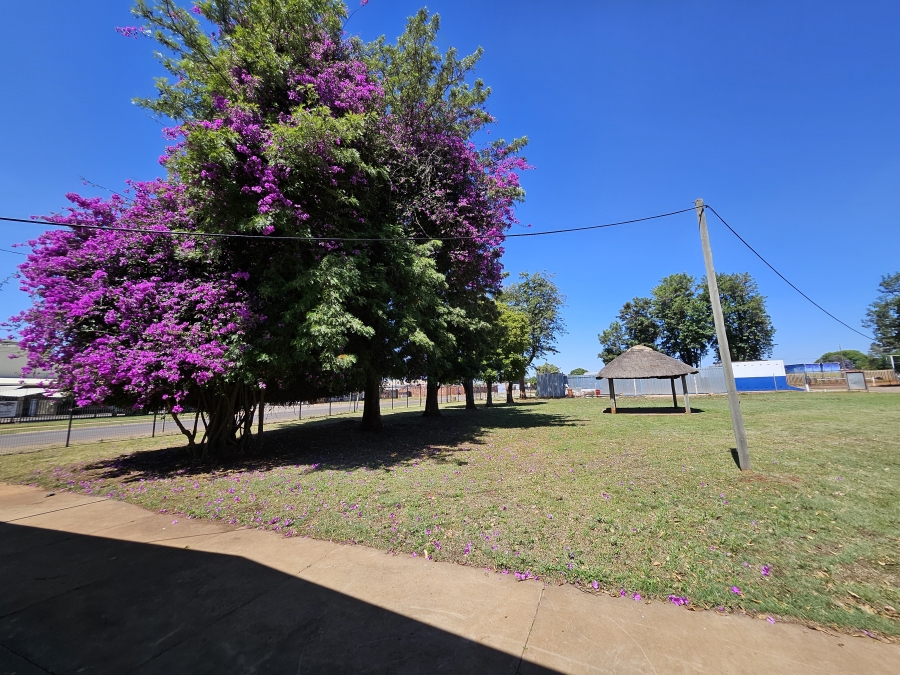 To Let commercial Property for Rent in Rosslyn Gauteng