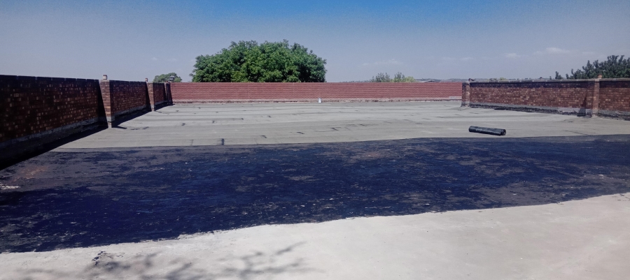 To Let commercial Property for Rent in Benrose Gauteng