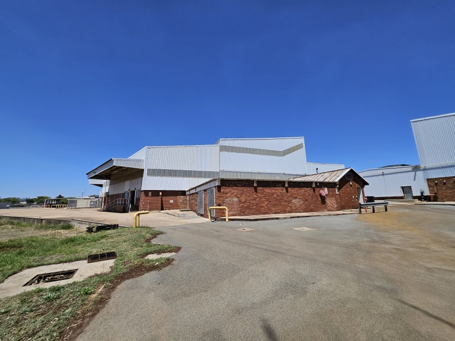 To Let commercial Property for Rent in Rosslyn Gauteng
