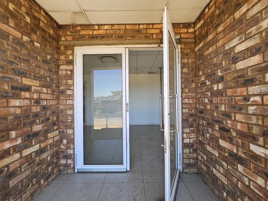 To Let commercial Property for Rent in Rosslyn Gauteng