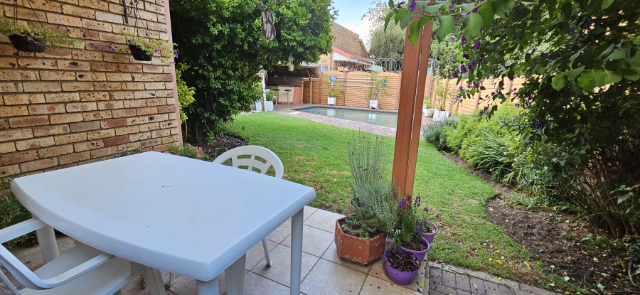 4 Bedroom Property for Sale in Three Rivers Proper Gauteng