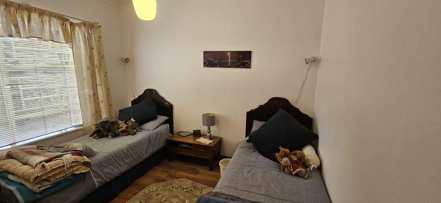 4 Bedroom Property for Sale in Three Rivers Proper Gauteng