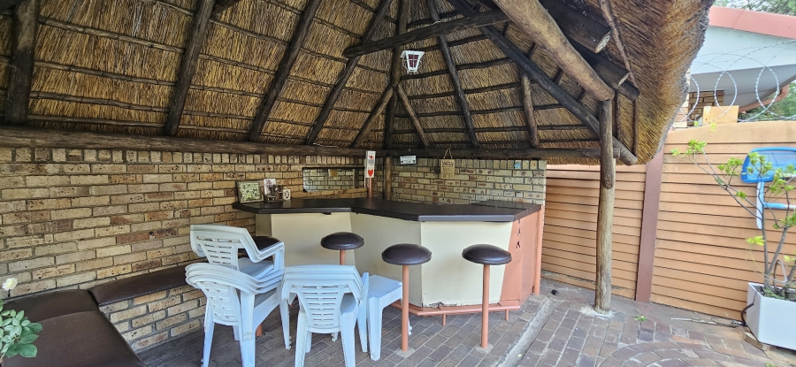 4 Bedroom Property for Sale in Three Rivers Proper Gauteng