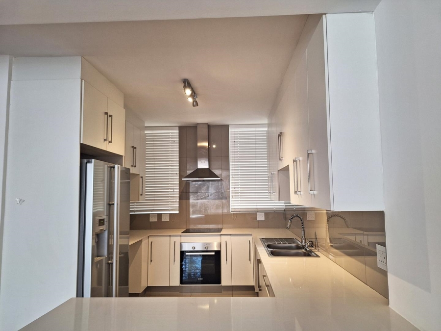 To Let 2 Bedroom Property for Rent in Illovo Gauteng