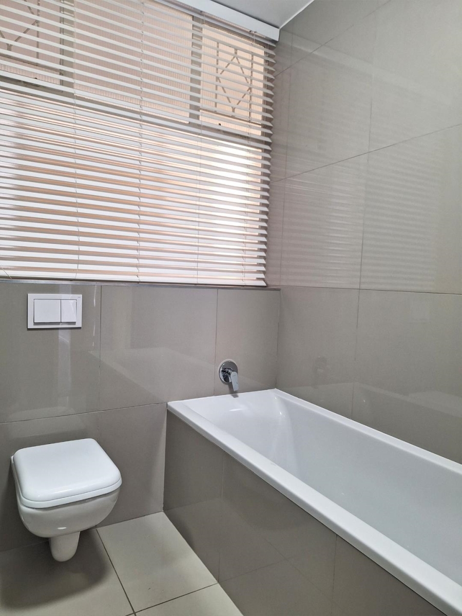 To Let 2 Bedroom Property for Rent in Illovo Gauteng