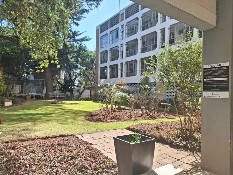 To Let 2 Bedroom Property for Rent in Illovo Gauteng