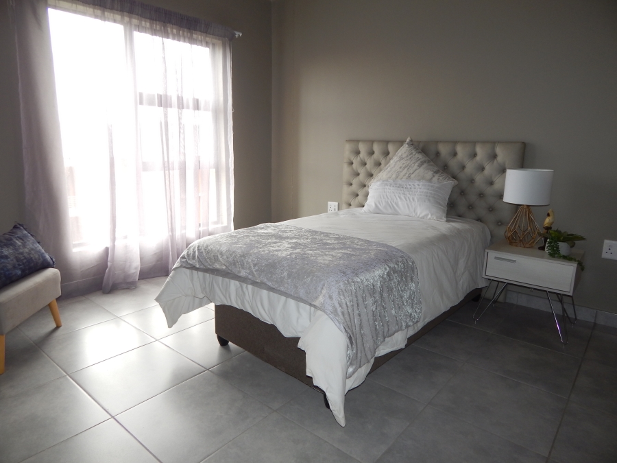 To Let 2 Bedroom Property for Rent in Silver Lakes Gauteng