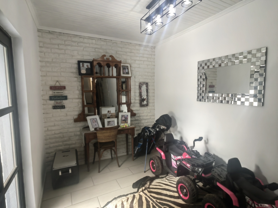 5 Bedroom Property for Sale in Ferryvale Gauteng