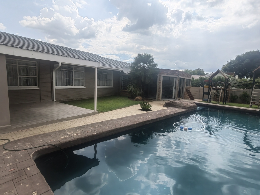 5 Bedroom Property for Sale in Ferryvale Gauteng