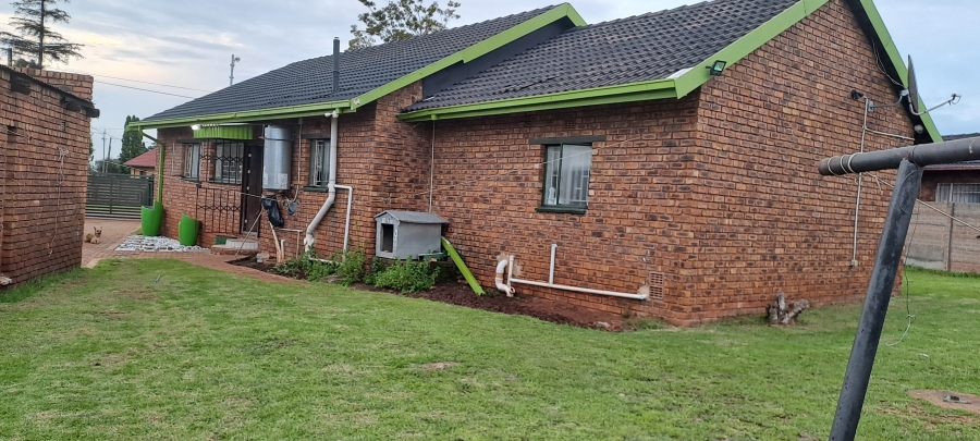 3 Bedroom Property for Sale in Dersley Gauteng