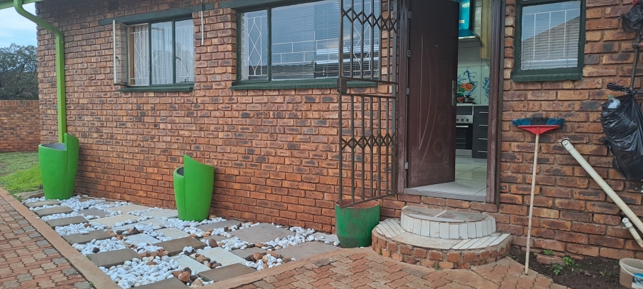 3 Bedroom Property for Sale in Dersley Gauteng