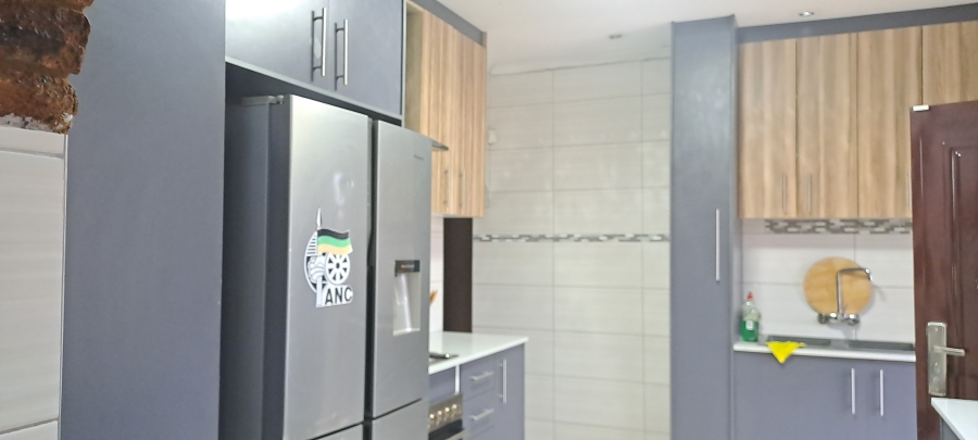 3 Bedroom Property for Sale in Dersley Gauteng