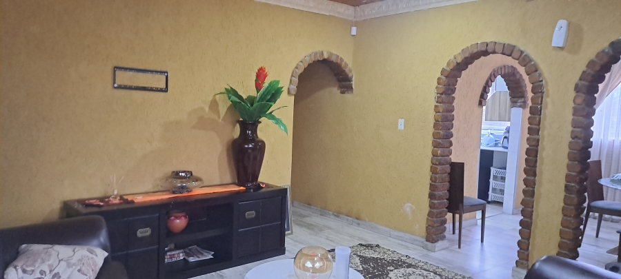 3 Bedroom Property for Sale in Dersley Gauteng