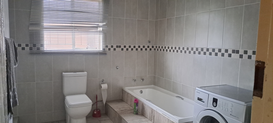 3 Bedroom Property for Sale in Dersley Gauteng